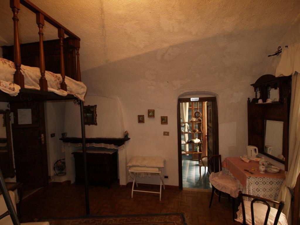 Le Petit Chateau Dolceacqua Exterior foto