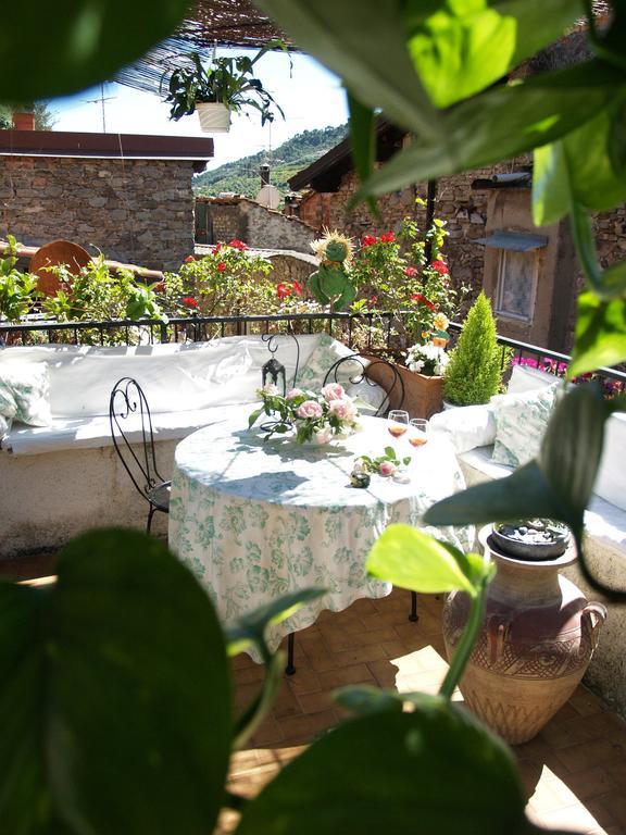 Le Petit Chateau Dolceacqua Exterior foto